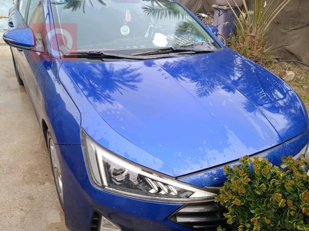 هیۆندای ئەلەنترا